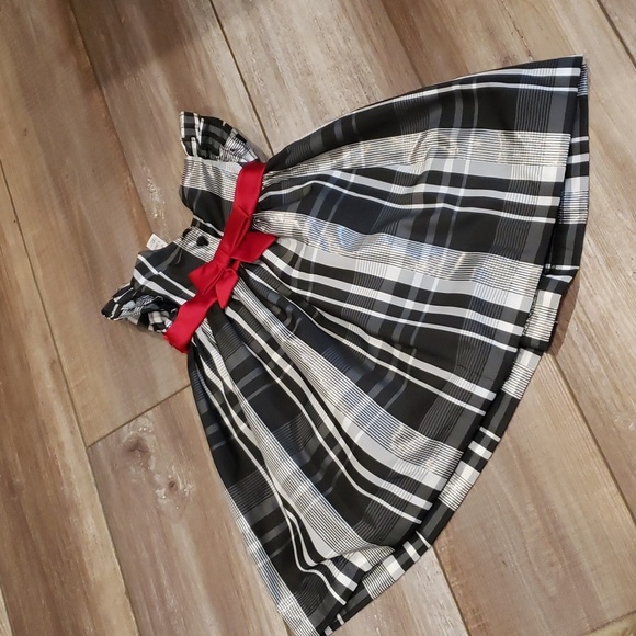 Like new Baby girl 12 month black, white, gray, & red Cherokee dress - Picture 5 of 9